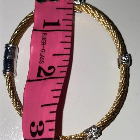 Vintage vibes Twisted gold silver tone Bracelet - Picture 4 of 8